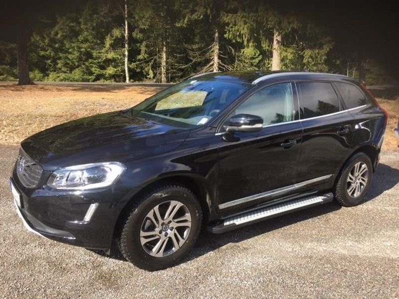 Stigtrinn Almond Volvo XC40 2018-> +