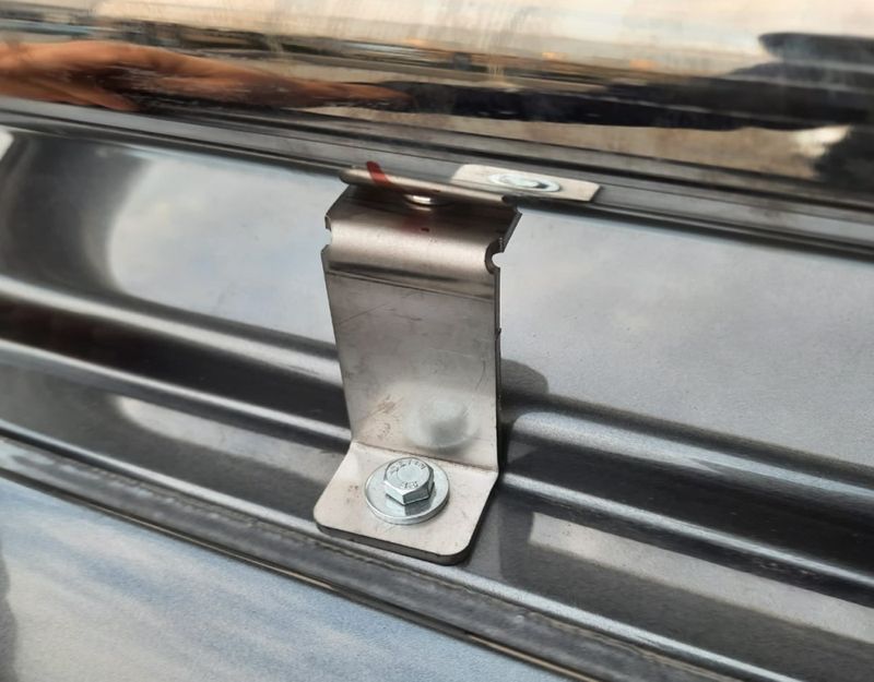 Takbøyle Bak VW T5 T6 T6.1 dobbelt bakdører, m. lyktefester 6stk